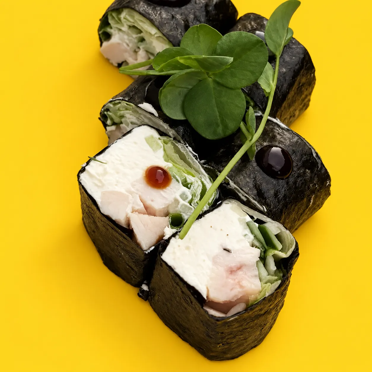 Кето ролл с курицей