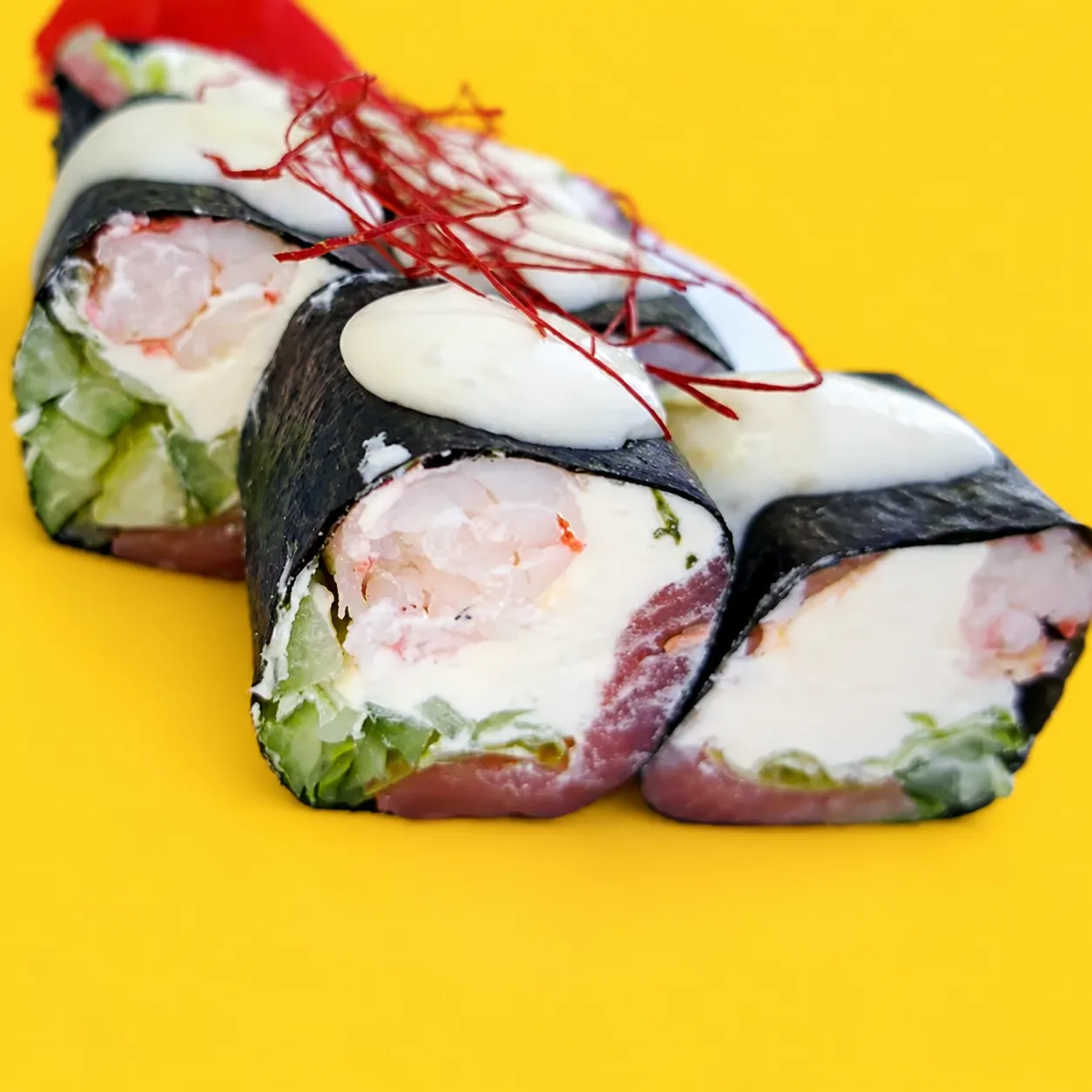 Кето ролл с лососем и креветкой